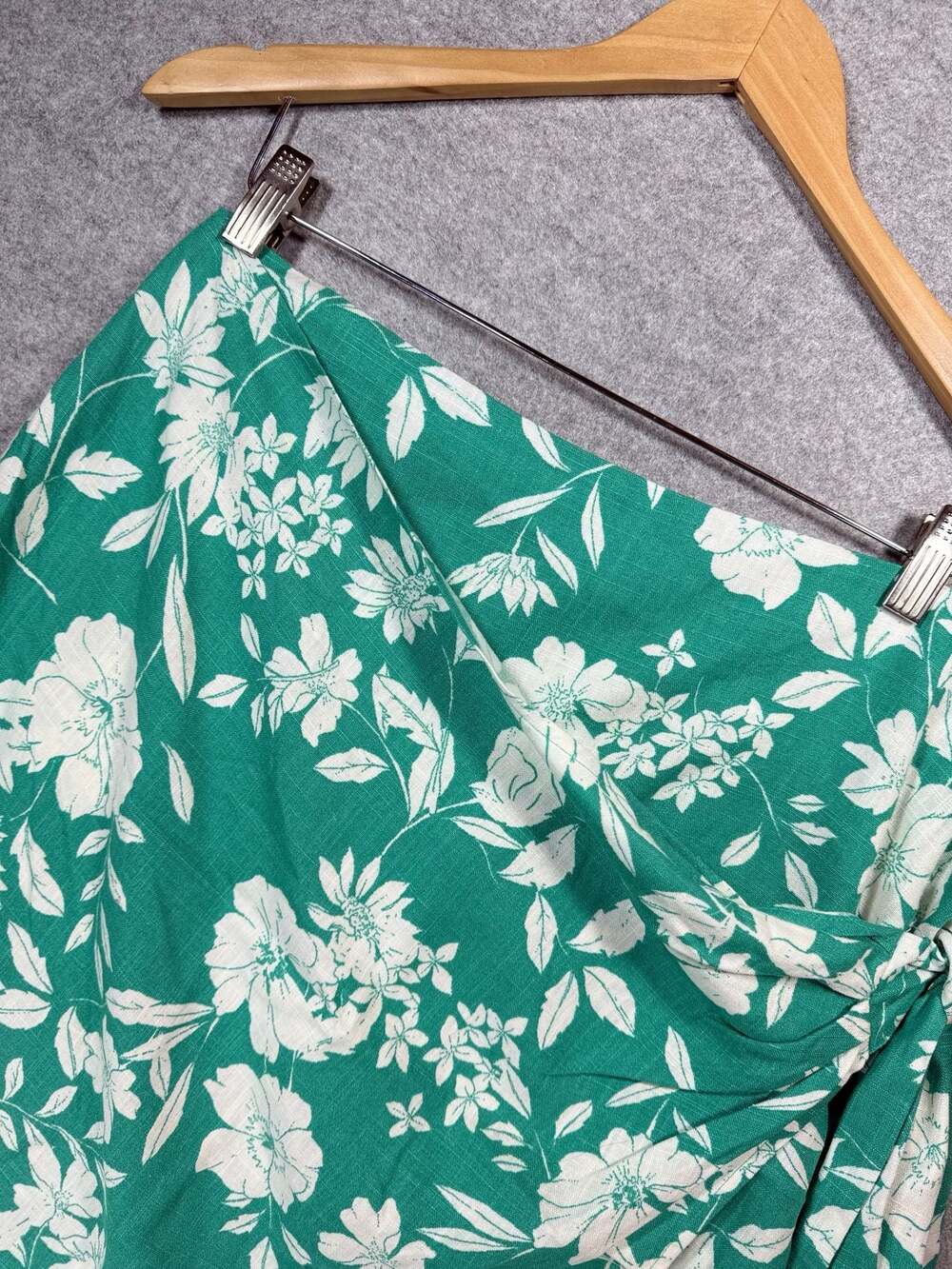 LC Lauren Conrad Floral Wrap Skirt‎ Green White Size XXL